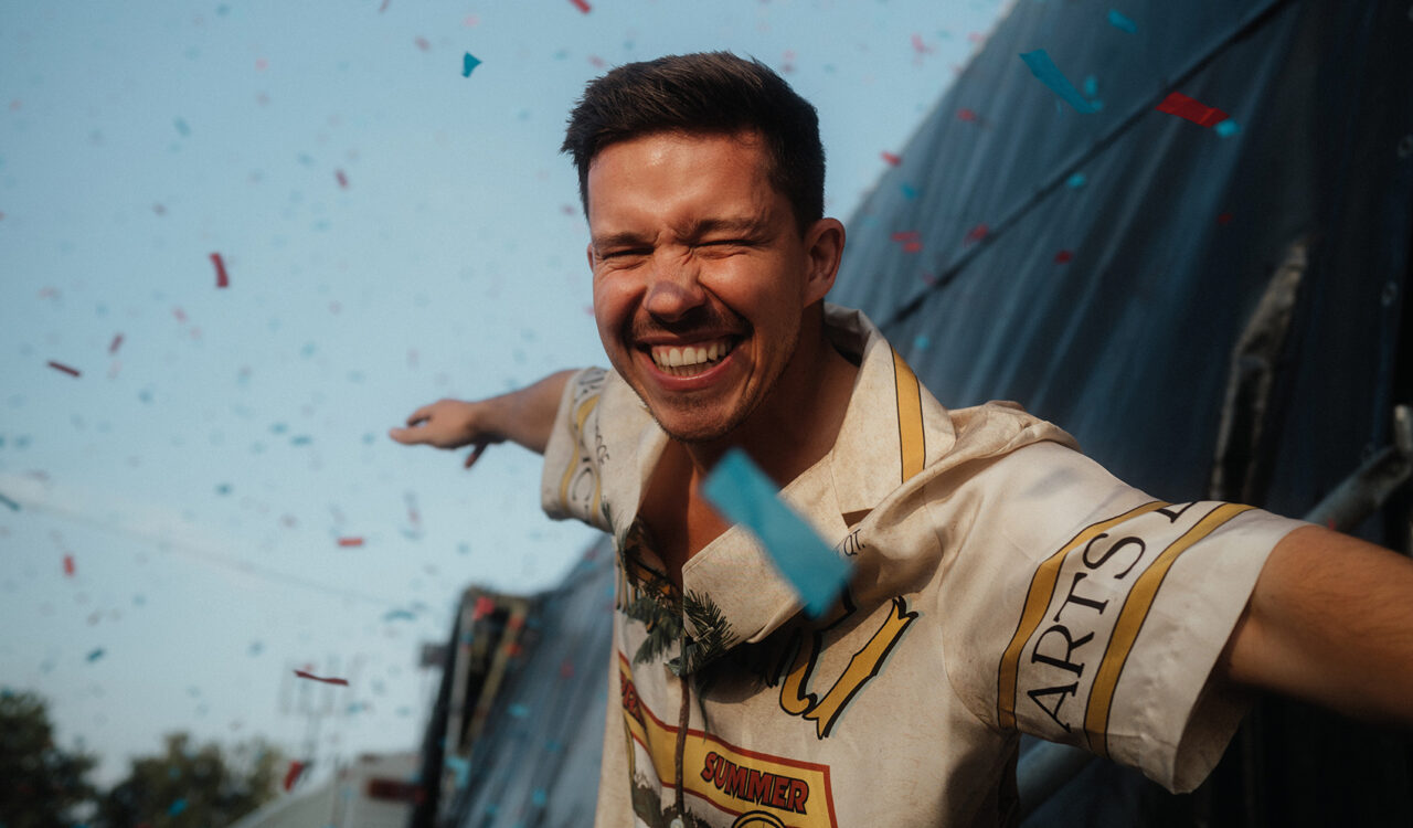 Nico Santos singt am 1.9.23 in Bremerhaven